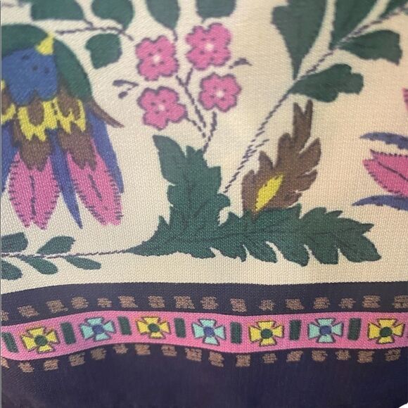 Whisper patterned shirt sleeves button - Picture 12 of 13